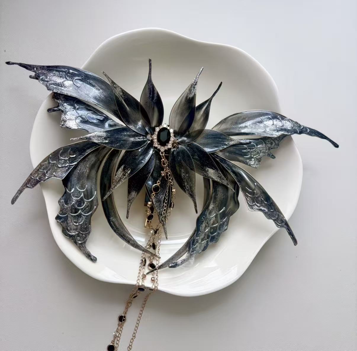 Moving Wings Hair Pin